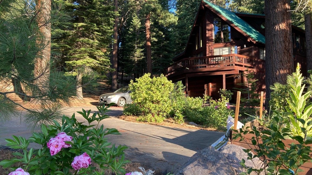 Truckee Apartment | Cooloff Treehouse Chalet 3/2 King A/C Fee 2Add Spa