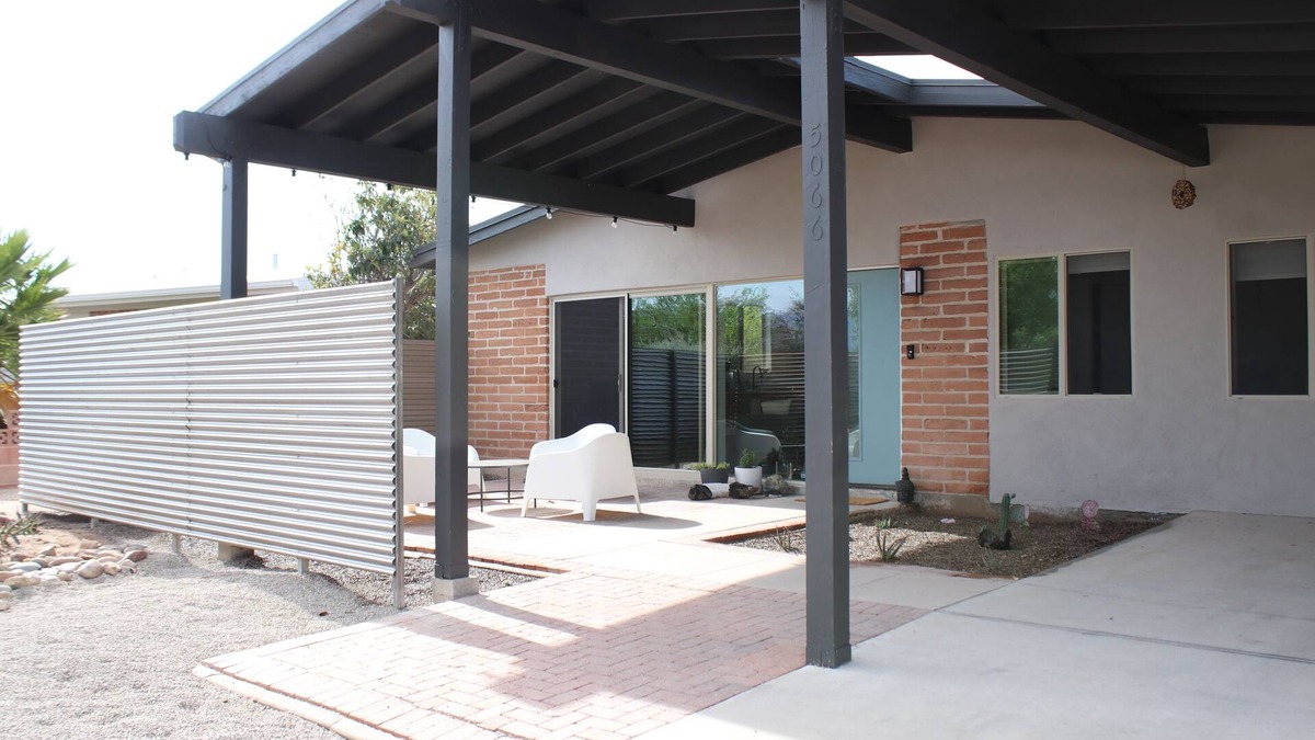 Rosemont West House | Coop: Perfectly Curated Mid-Century