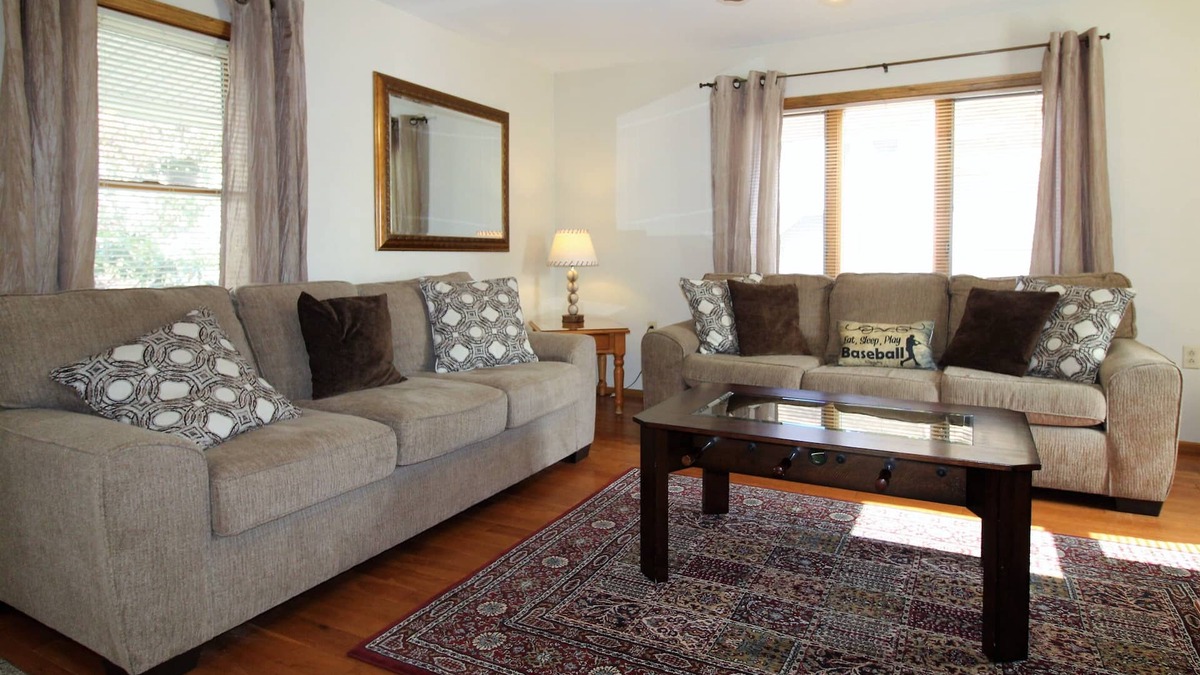 Oneonta House | Cooperstown Baseball Rentals - Columbia House