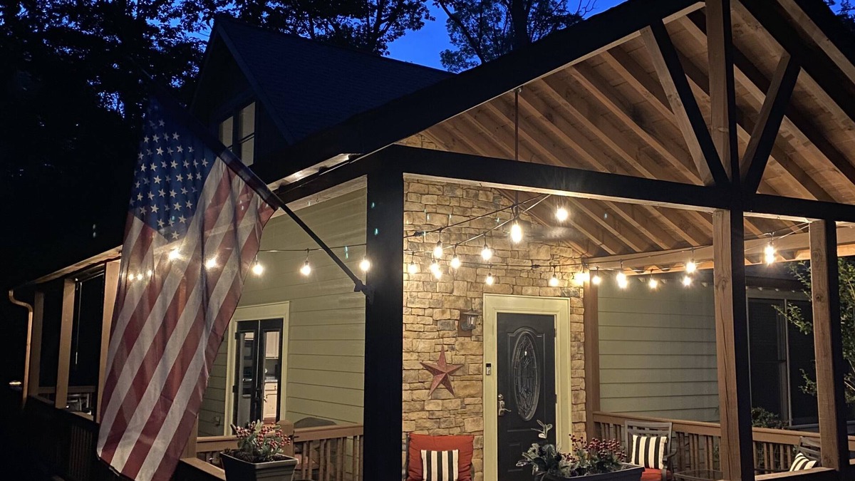 Ellijay Cabin | Coosawattee Craftsman -2 King Beds, Pool Table, Fire Pit, Arcade, Resort Amenity