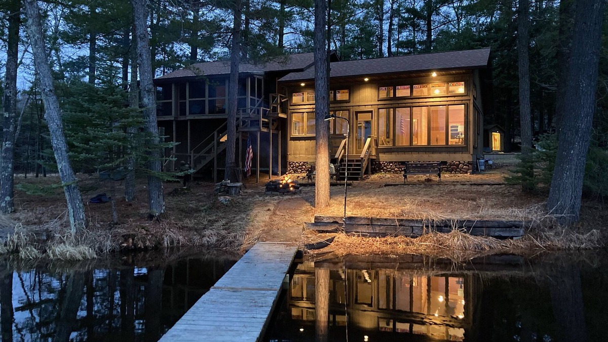 Mellen Cottage | Copper Falls Cottage, Lake Front in Copper Falls State Park