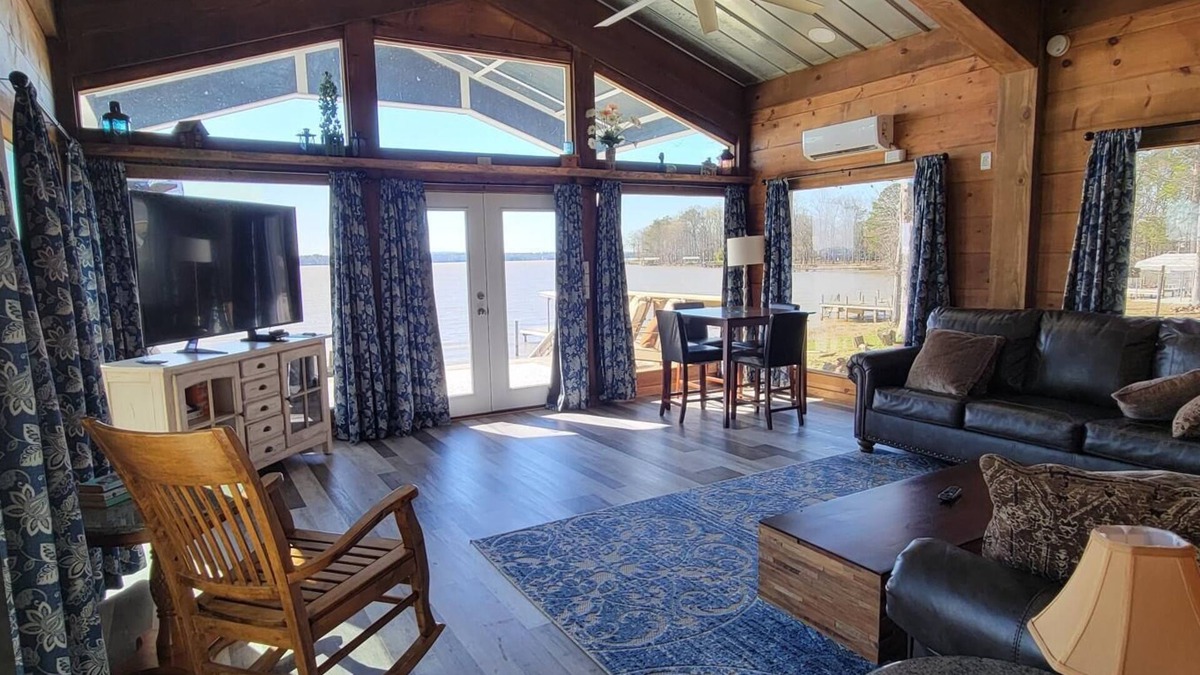 Centre Cottage | Copper Top on Weiss Lake