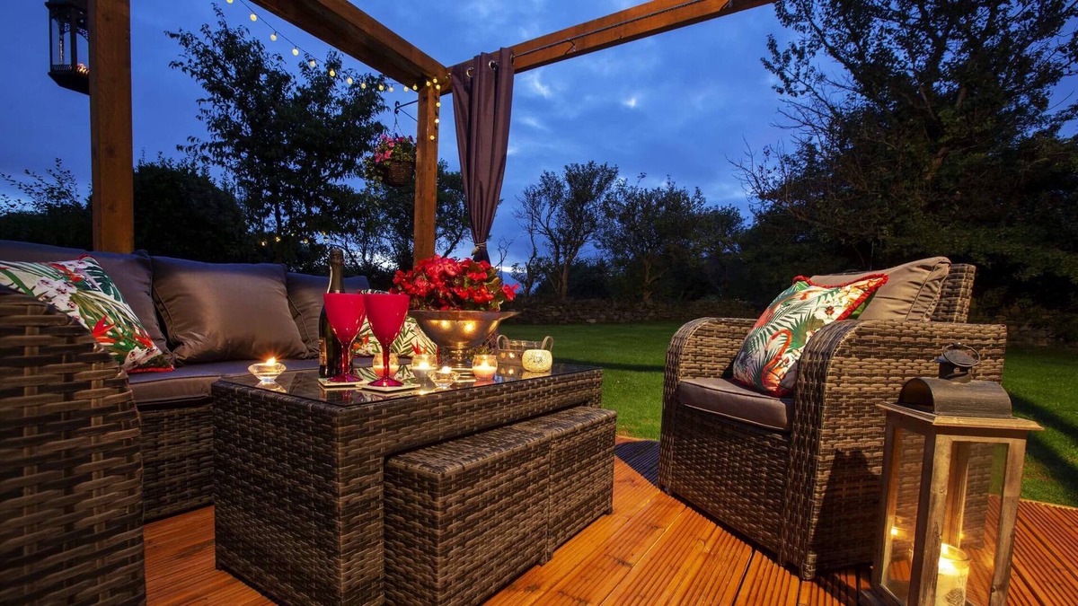 Idle House | Coppice View, a quiet cul de sac, detached property with large garden and views