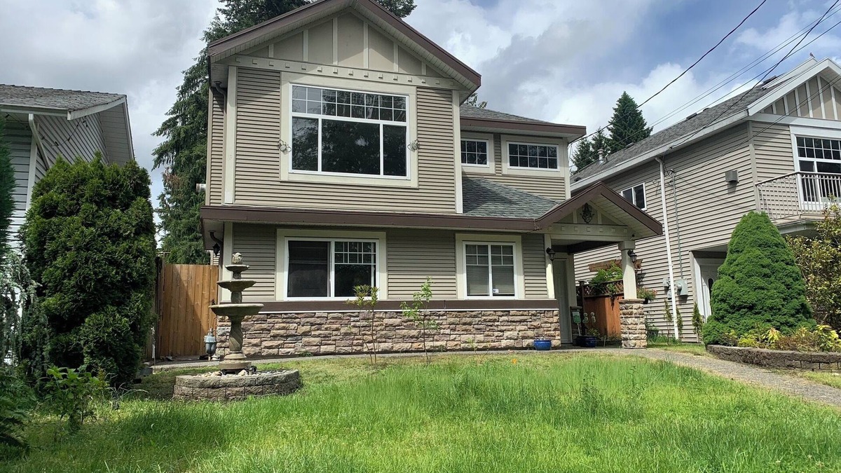 Coquitlam House | Coquitlam Centre Mall 2 Bed 1 Bath in a Shared House