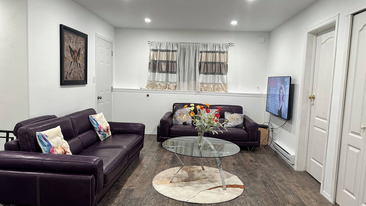 Coquitlam House | Coquitlam, Douglas College, Lafarge Lake, Town Center Park