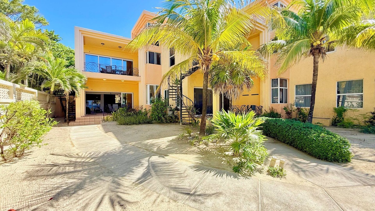 West Bay Villa | Coral Sand 10, Condos #1 & 5 @ West Bay Beach