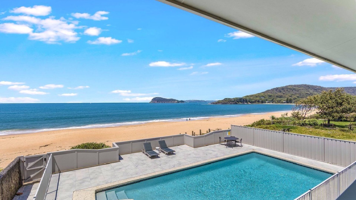 Pearl Beach House | Coral Sea - Waterfront with Pool