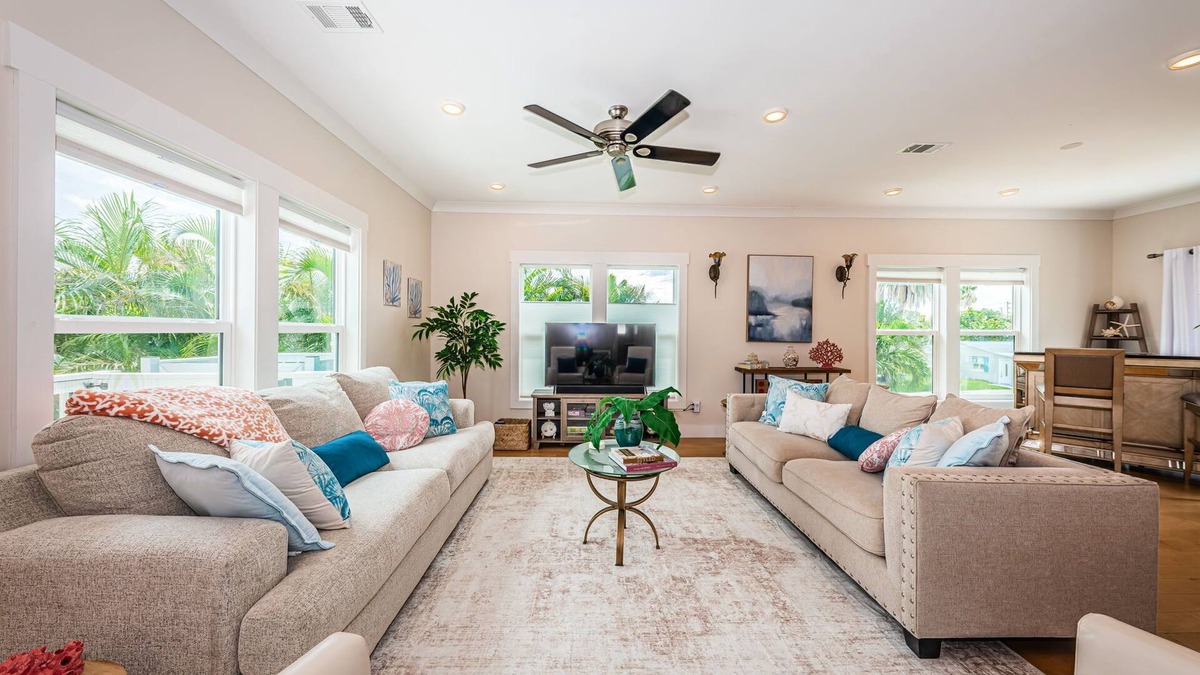 Redington Beach House | Coral Villa-Private Pool-4Beds/2BA-Redington Beach