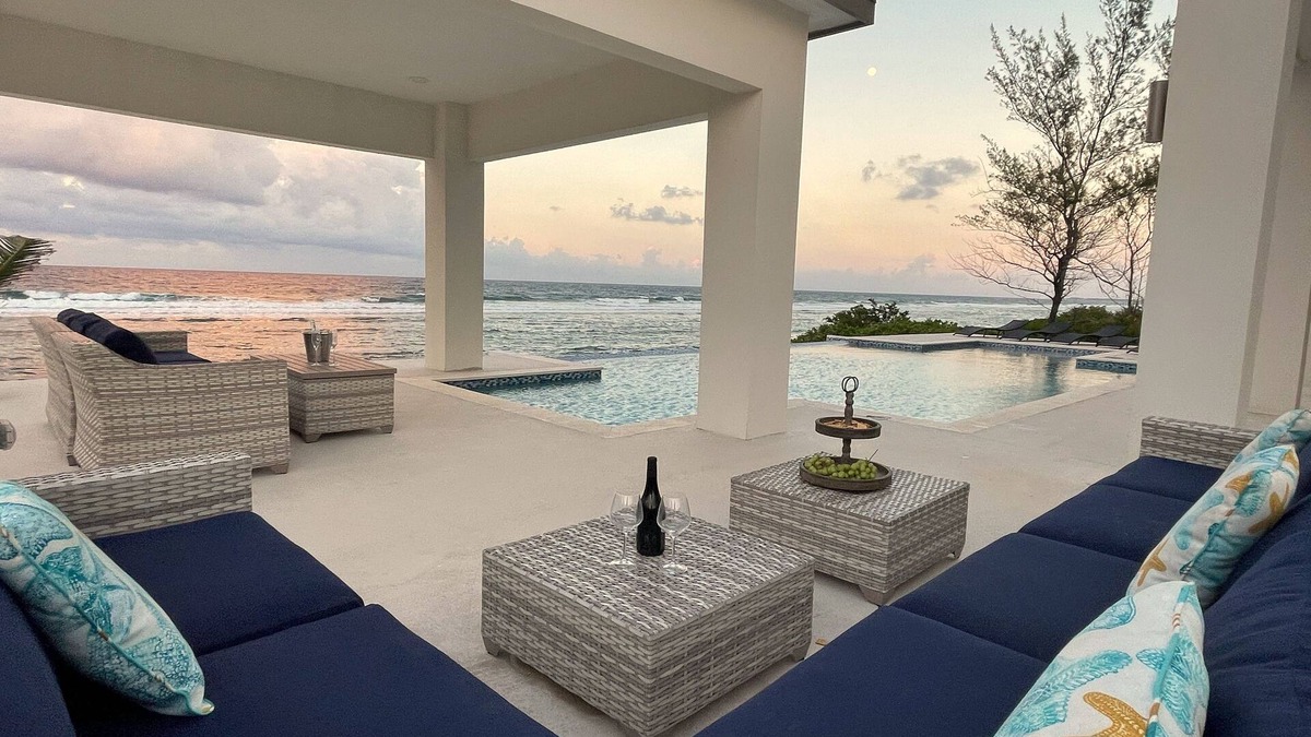 North Side House | CORAL VISTA - Infinity Pool, Arcade, Theater, Private Cabana