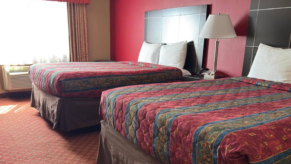 Oklahoma City Hotel | Coratel Inn & Suites Santa Fe OKC Standard 2 Double Bed NS