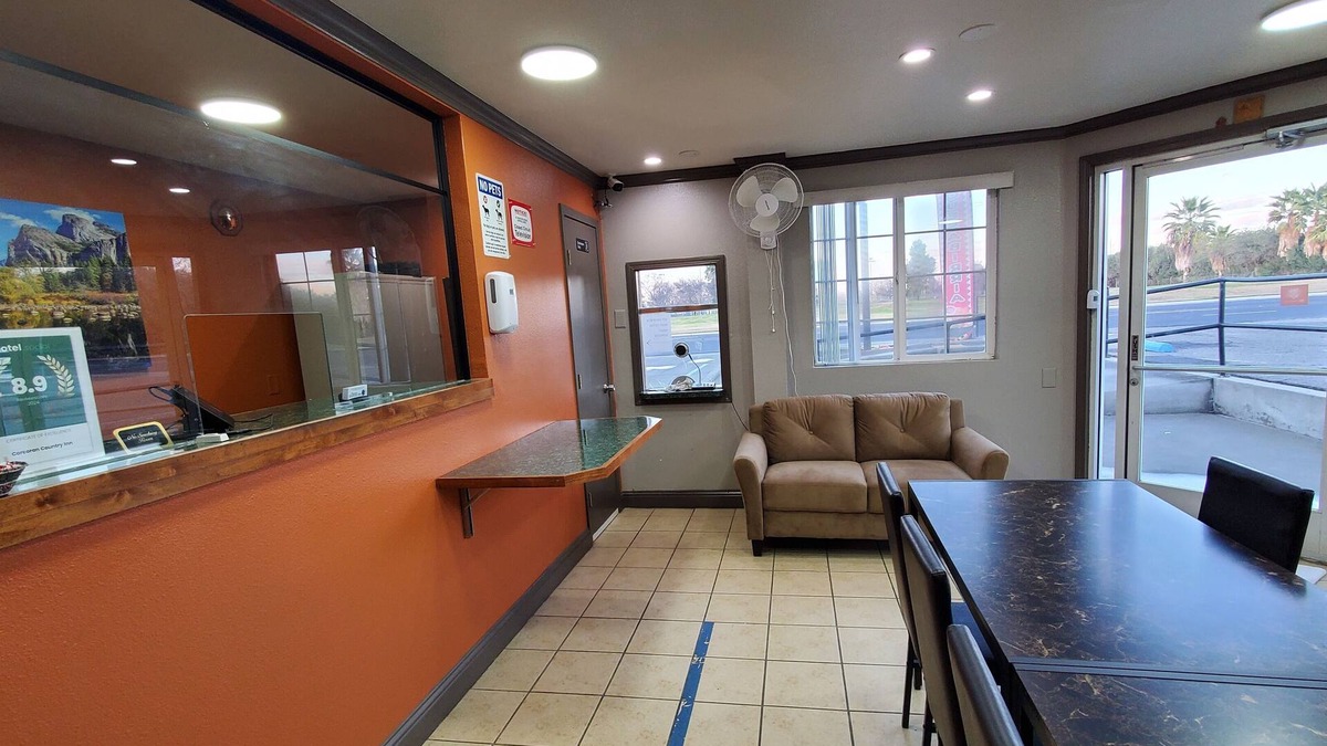 Corcoran Hotel | Corcoran Country Inn
