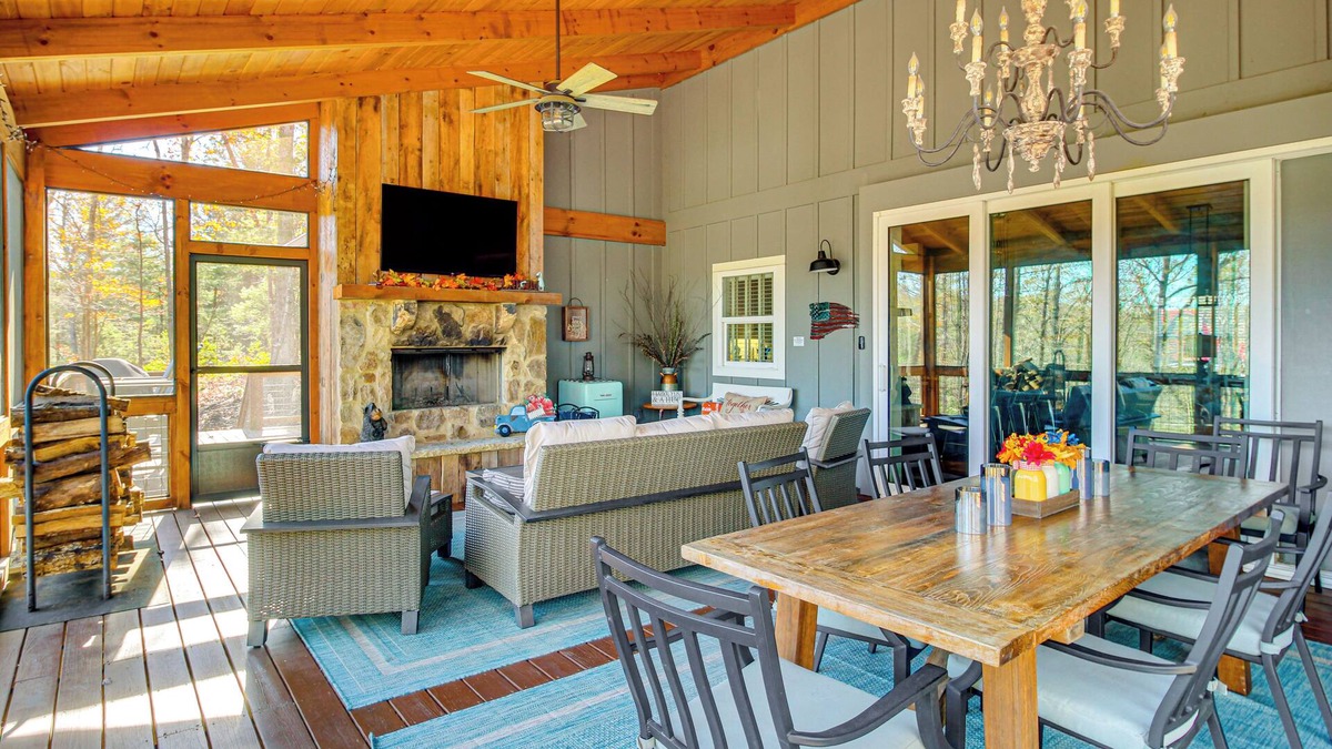 Ellijay Cabin | 'Cork & Creek Cottage' w/Mtn & Pasture Views!