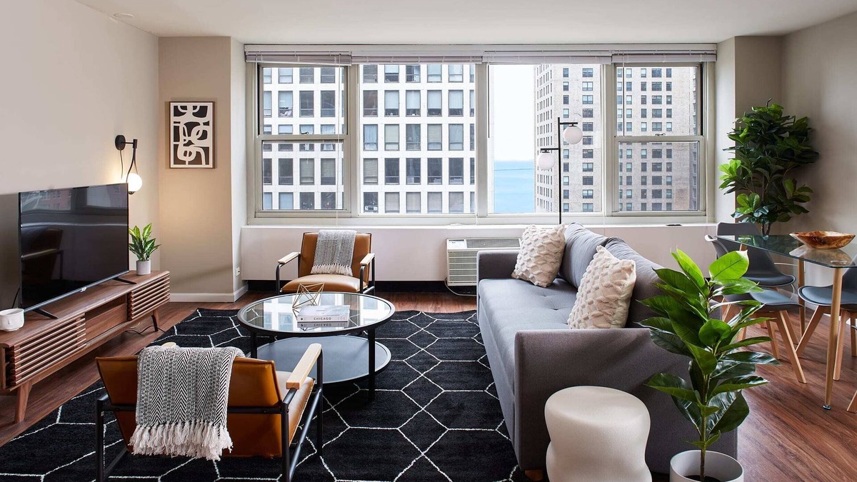 Streeterville Apartment | Corner 3BR in Streeterville | Views | Roof Deck