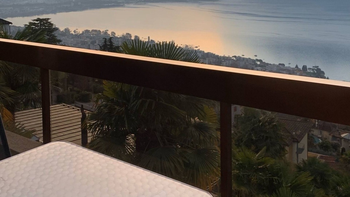 Orselina Apartment | Corner apartment on the 2nd floor for 1-3 persons.