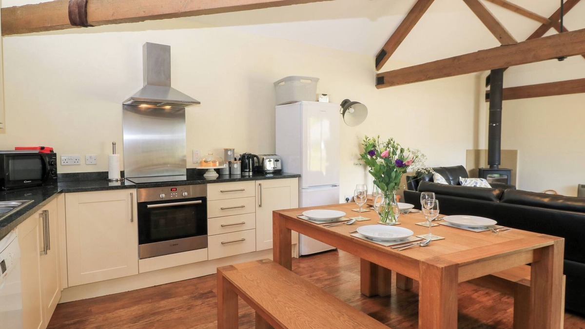 Blandford Forum Cottage | Corner Barn
