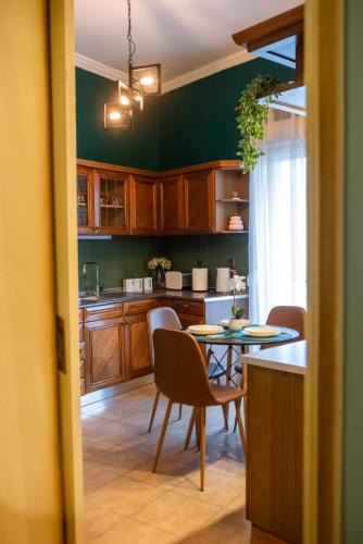 Kastoria Apartment | Corner House Central Next To The Lake