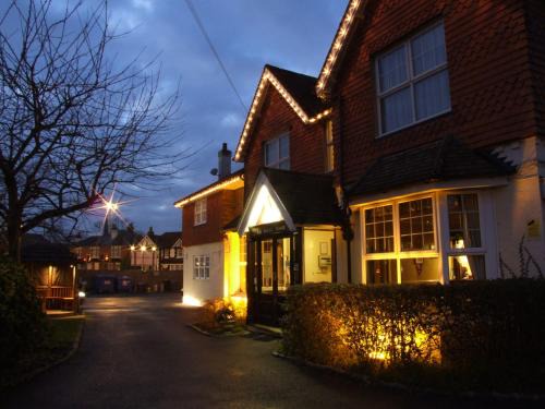 Horley Hotel | Corner House Hotel Gatwick with bookable Holiday parking