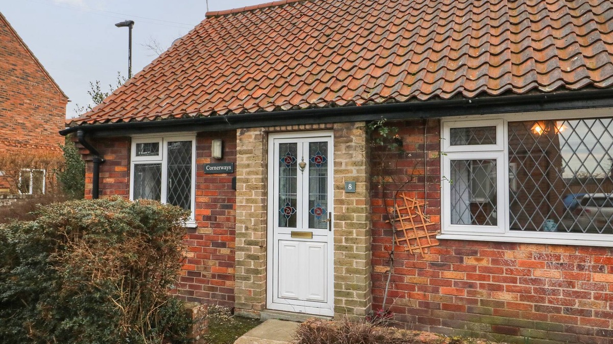 Haxby House | CORNERWAYS, 8 NORTH LANE, with a garden in Haxby