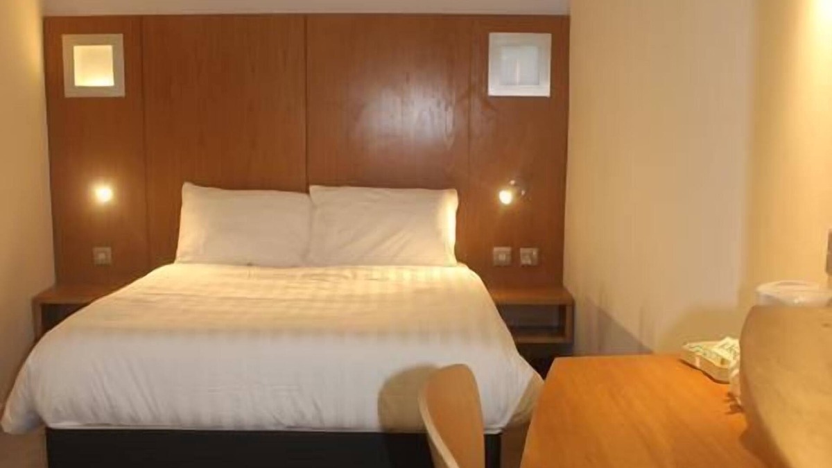 Rotherham Hotel | Corona Hotel Sheffield Meadowhall