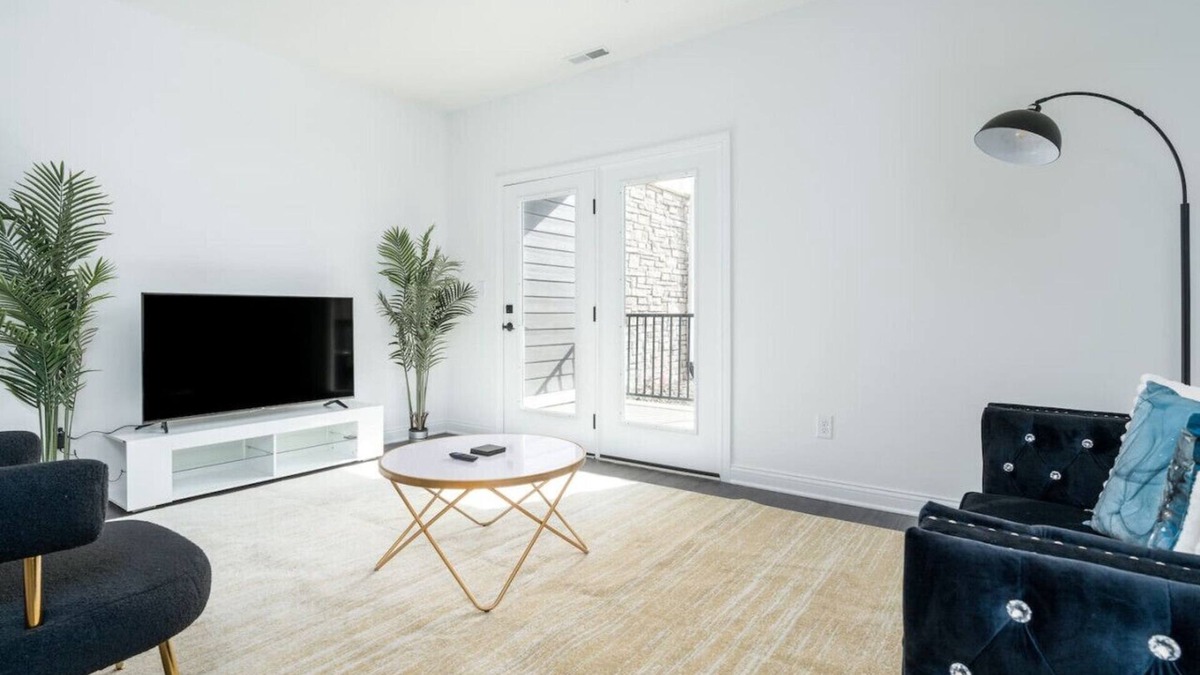 Whitestown Apartment | Corporate Housing by MGM
