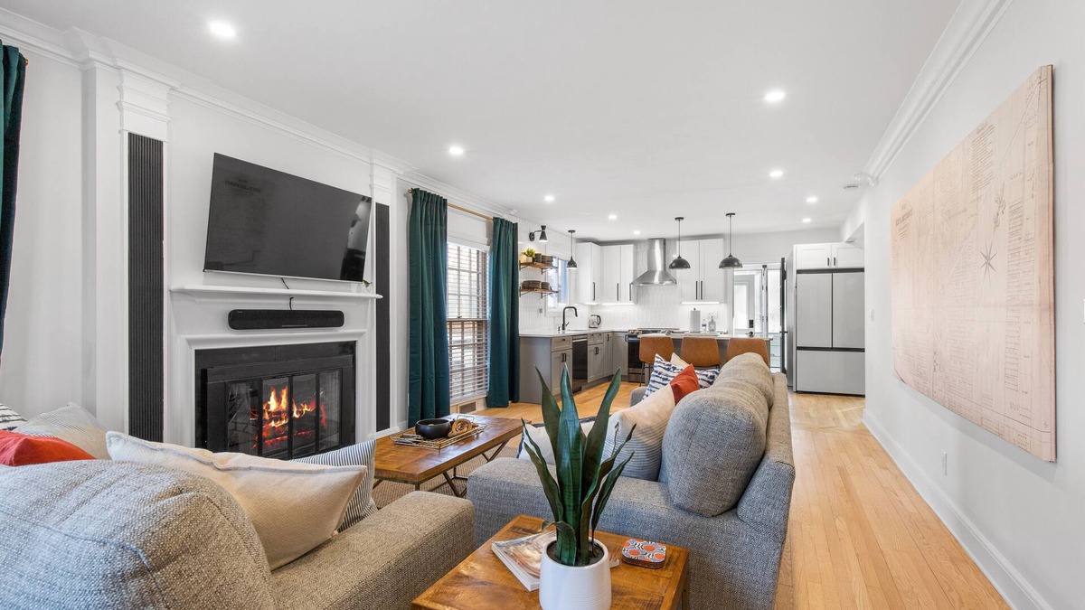 Detroit House | Corporate Housing and Temporary Housing Special! Linens & Utilities included!