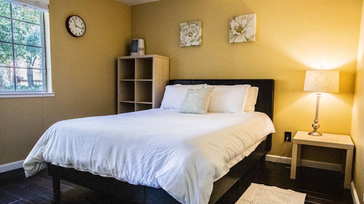 San Ramon Condo | Corporate rental-Private patio- Parking-WIFI- Full size W/D in unit
