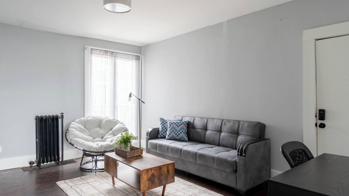 Detroit Apartment | Corporate & Travel Nurse Housing 30+ Day Stays
