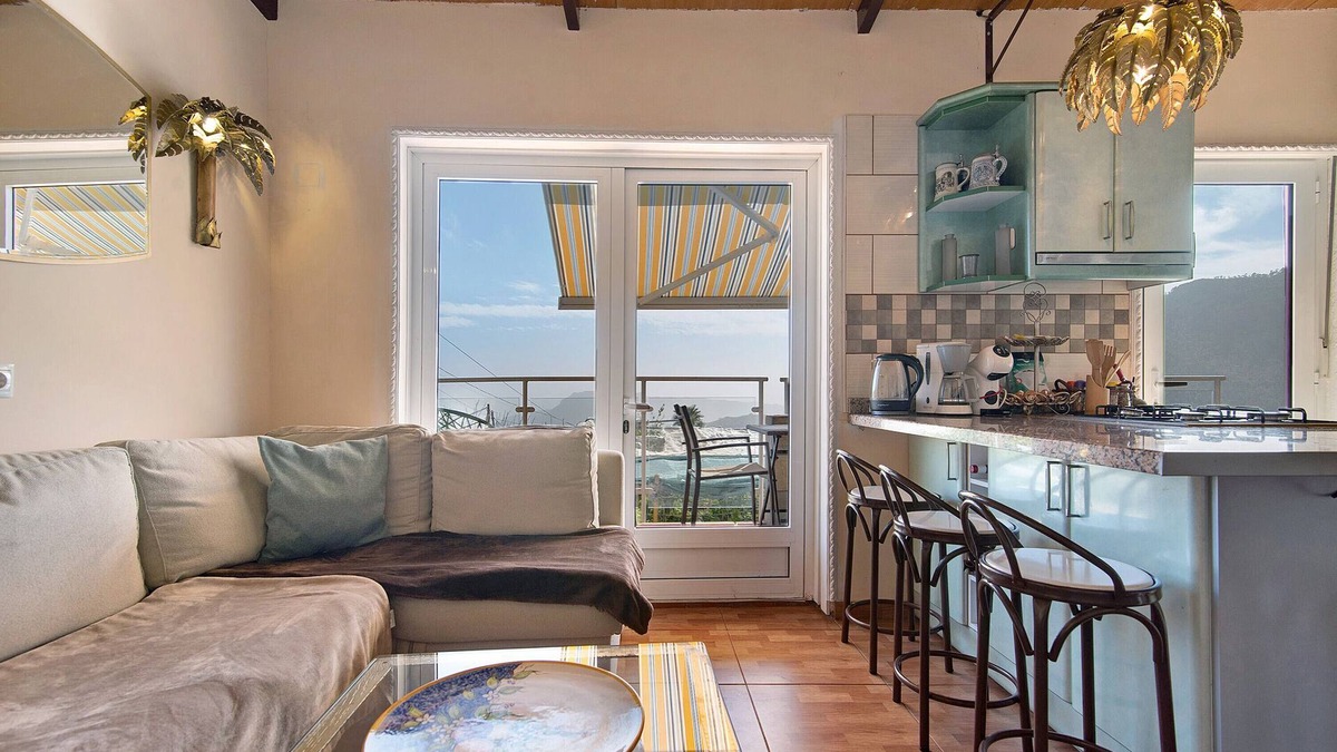 La Solana Villa | 'Cortez Apartment 3' with Sea View, Shared Pool and Wi-Fi