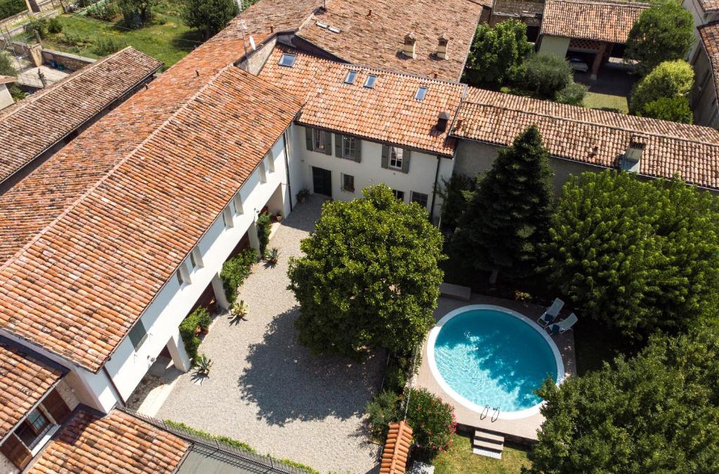 Ome Bed & Breakfast | Corte Martinola bed&breakfast in Franciacorta