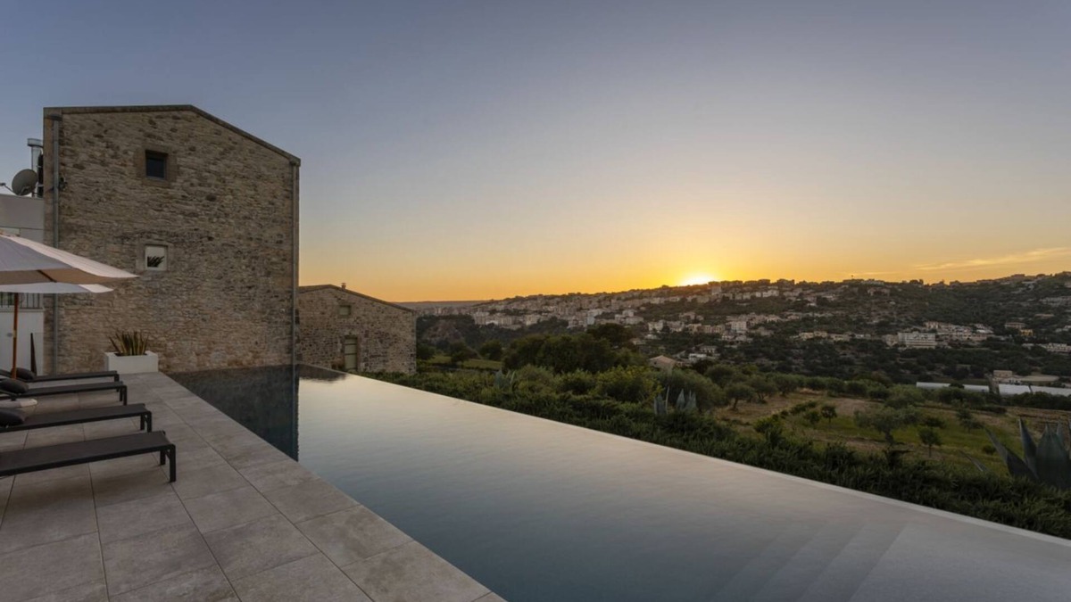 Modica Villa | Corten House - Luxury villa with pool and panoramic view
