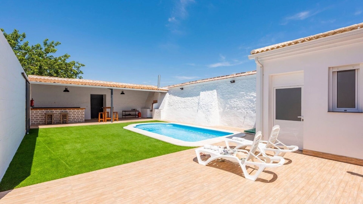 Fuente de Piedra Villa | Cortijo del Coco 2 Fuente de Piedra by Ruralidays