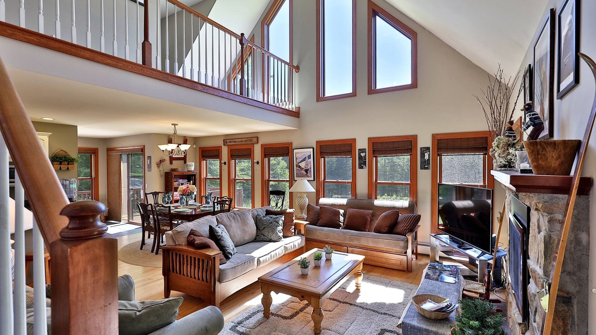 Killington House | Cortina Mountain Chalet - Outdoor Hot Tub - Close to Pico and Killington Mountains