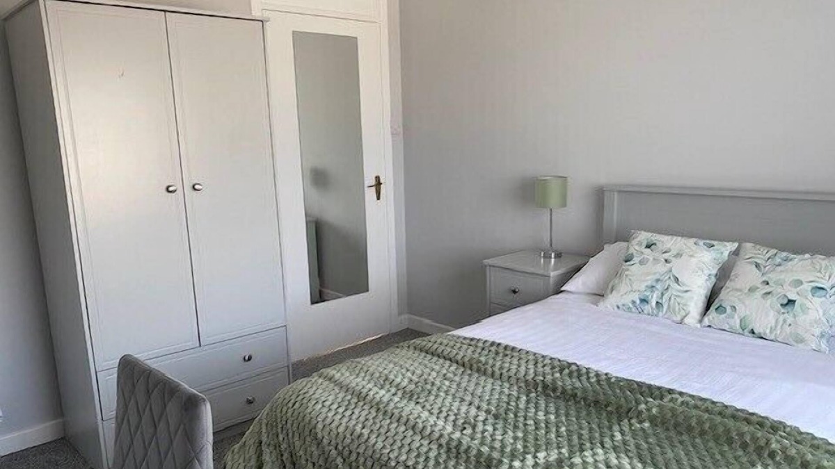 Roscoe Apartment | Cortoon Inn, Double Room 8 (1 DBL)
