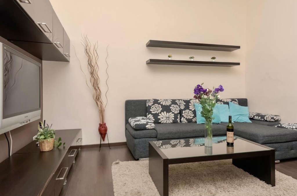 Belso-Ferencvaros Apartment | Corvina Apartment Budapest with FREE Private Parking