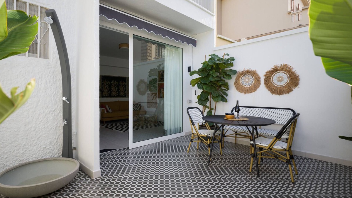 Las Palmas de Gran Canaria Ski Chalet | Cosmopolitan Design By CanariasGetaway