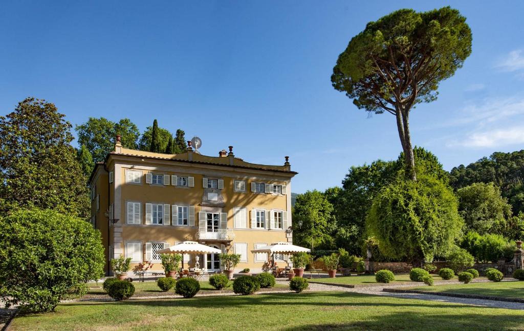 Guamo Villa | Coselli 's Collection. Luxury Villas Rental