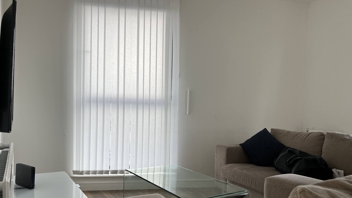 Royal Docks Apartment | Cossy 1 Bed Apartment in London