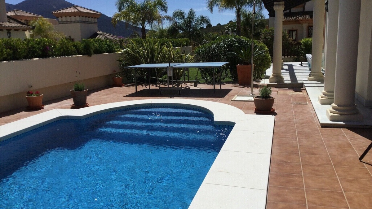 Coin Villa | Costa Del Sol. Beautiful four bedroom villa with stunning views and private pool