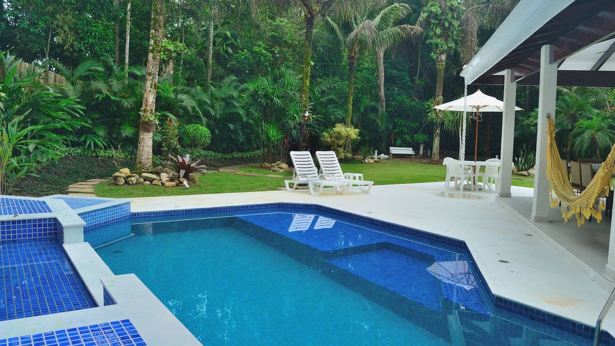 Guarutuba House | COSTA DO SOL 180m FROM GUARATUBA BEACH, ROOM 3 SUITE AIR COND. WIFI