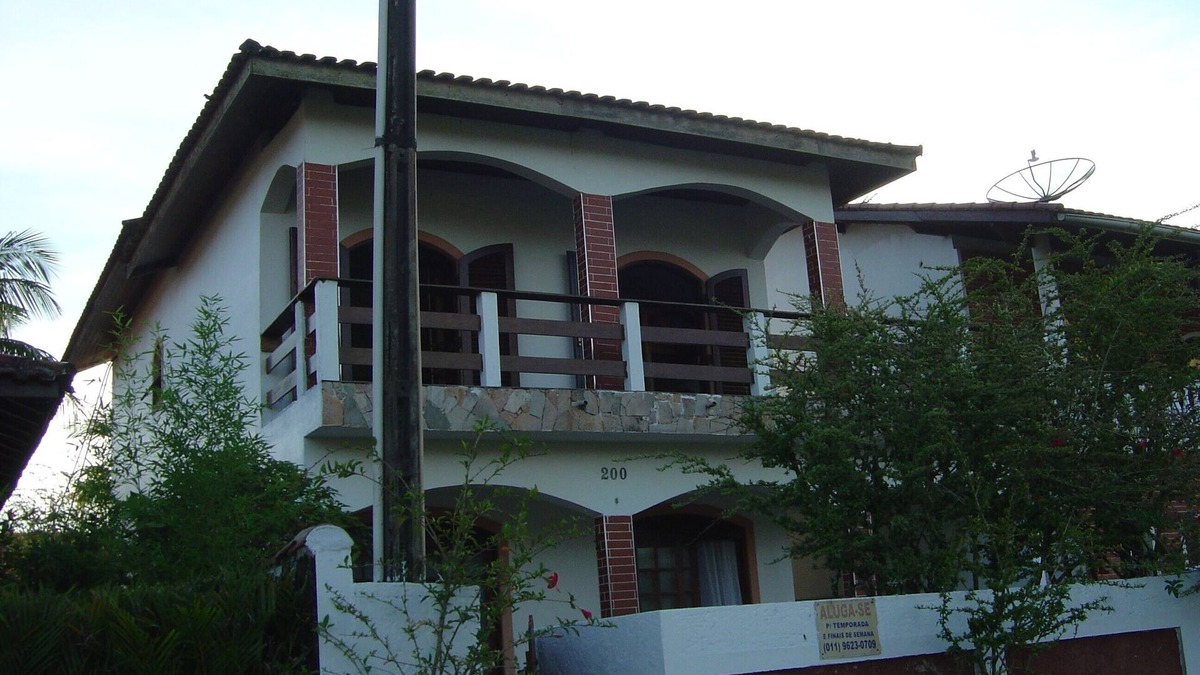 Guarutuba House | COSTA DO SOL CONDOMINIUM, 50m from the beach, 24H security, Amb. Family, AR, walled.