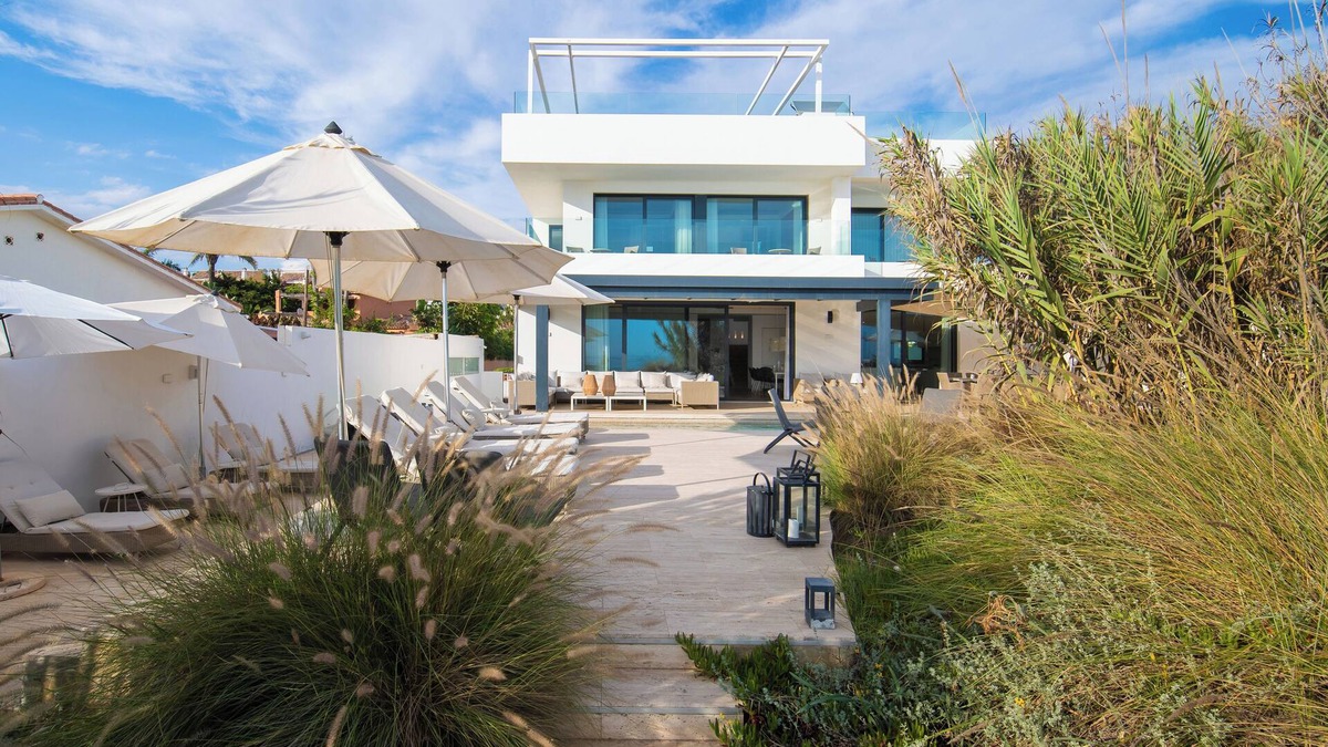 Urbanizacion Costabella House | Costabella Frontline Beach Villa | Ref. #62