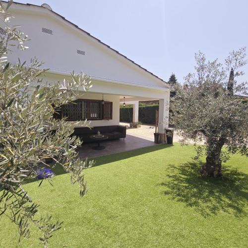 Can Carbonell Villa | Costabravasuites villa can duk