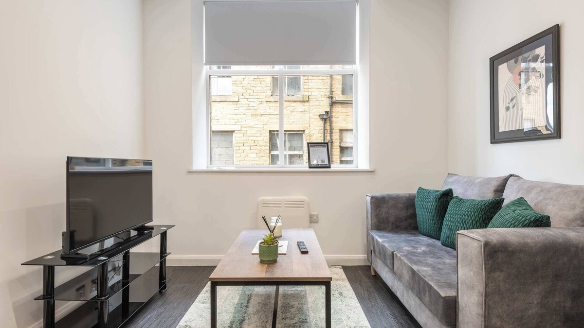 Eastleigh Apartment | Cosy 1 Bedroom Apartment in Bradford