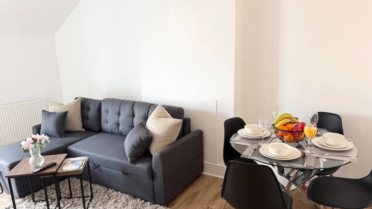 Barry Apartment | Cosy 1 Bedroom Apartment in the heart of Barry Flat 3