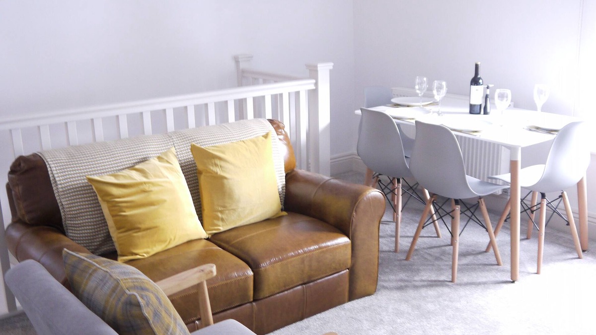 Grassington Apartment | Cosy 2 Bed Flat Overlooking Grassington Square