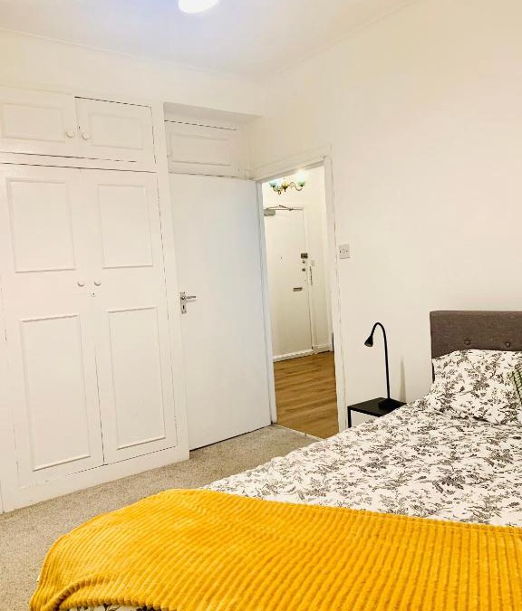Swiss Cottage Apartment | Cosy 2 bedroom apartment in Swiss Cottage.