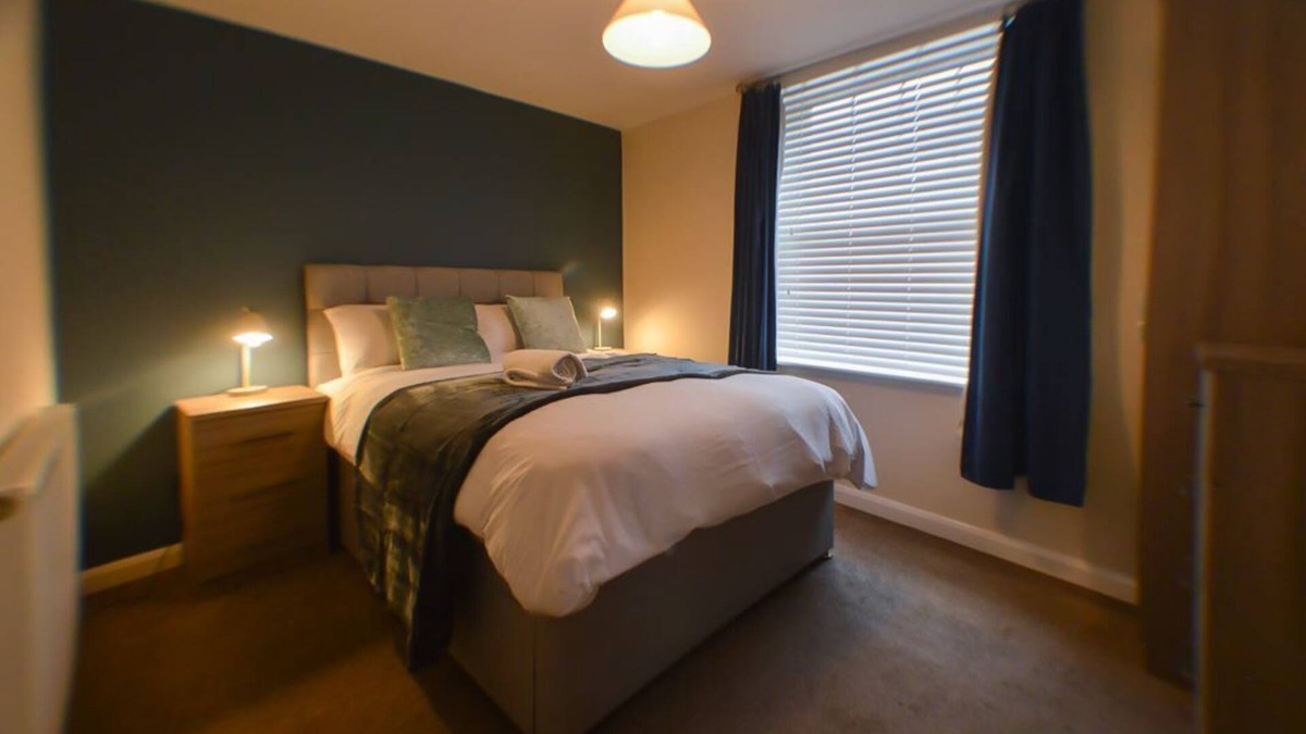 Castle Donington Apartment | Cosy 2BR Apt Near Airport Free Parking | By DerBnB