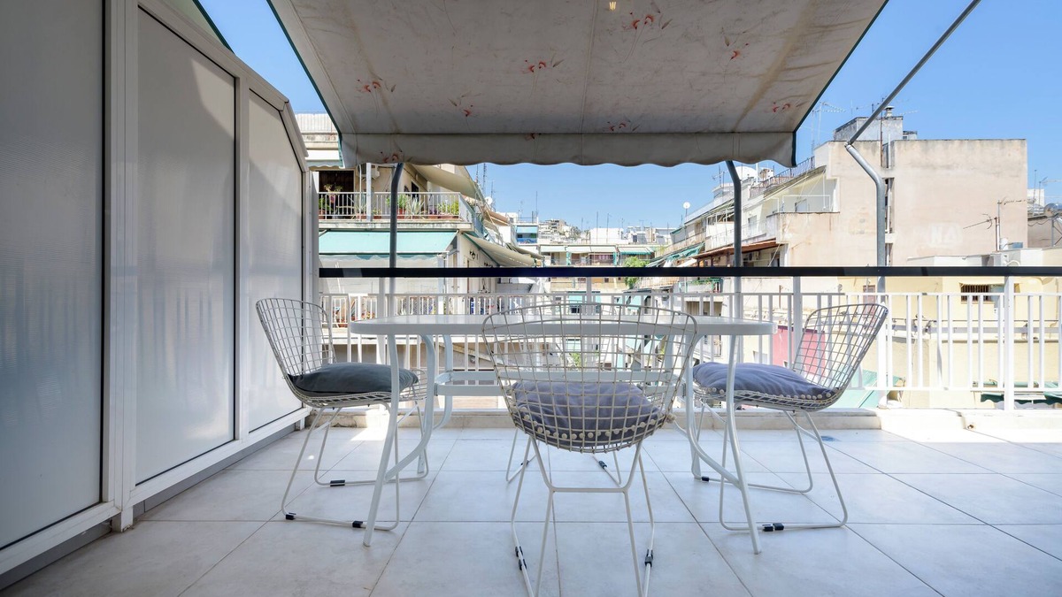 Ampelokipoi Apartment | Cosy 2BR flat - metro station & hospital