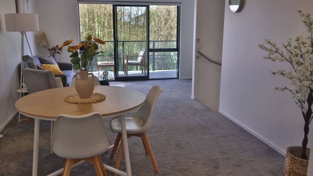 Mount Albert House | Cosy 2BR House in Carrington Rd.