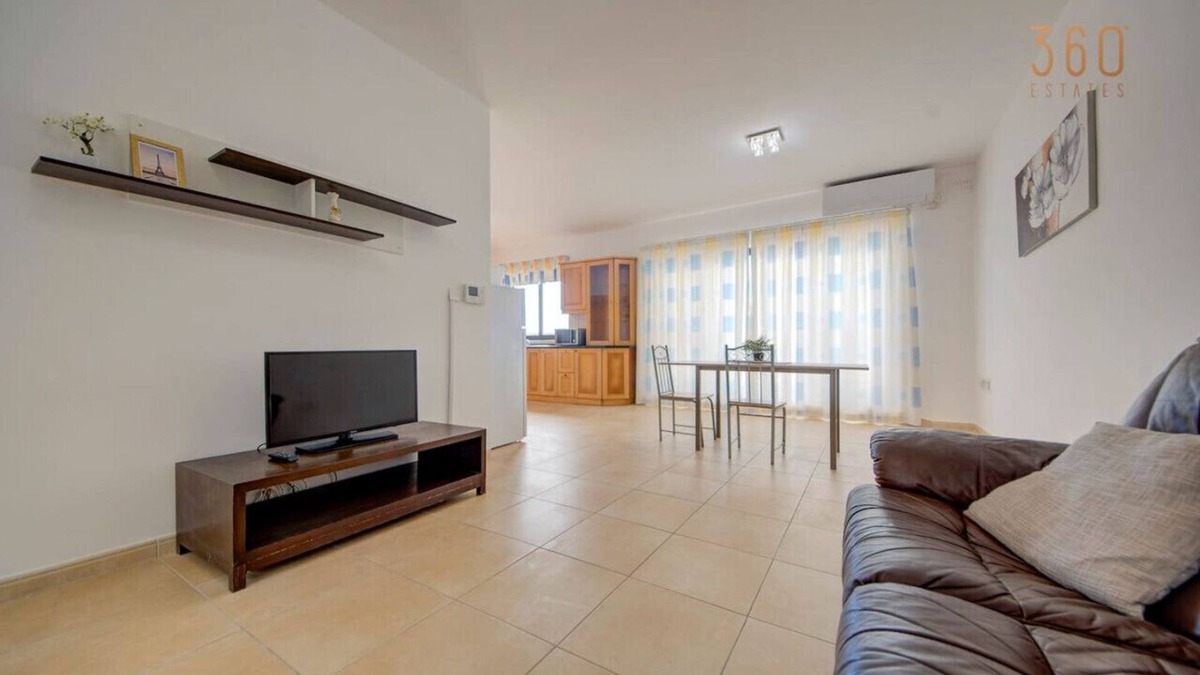 Siggiewi Apartment | Cosy 2BR penthouse with private balcony